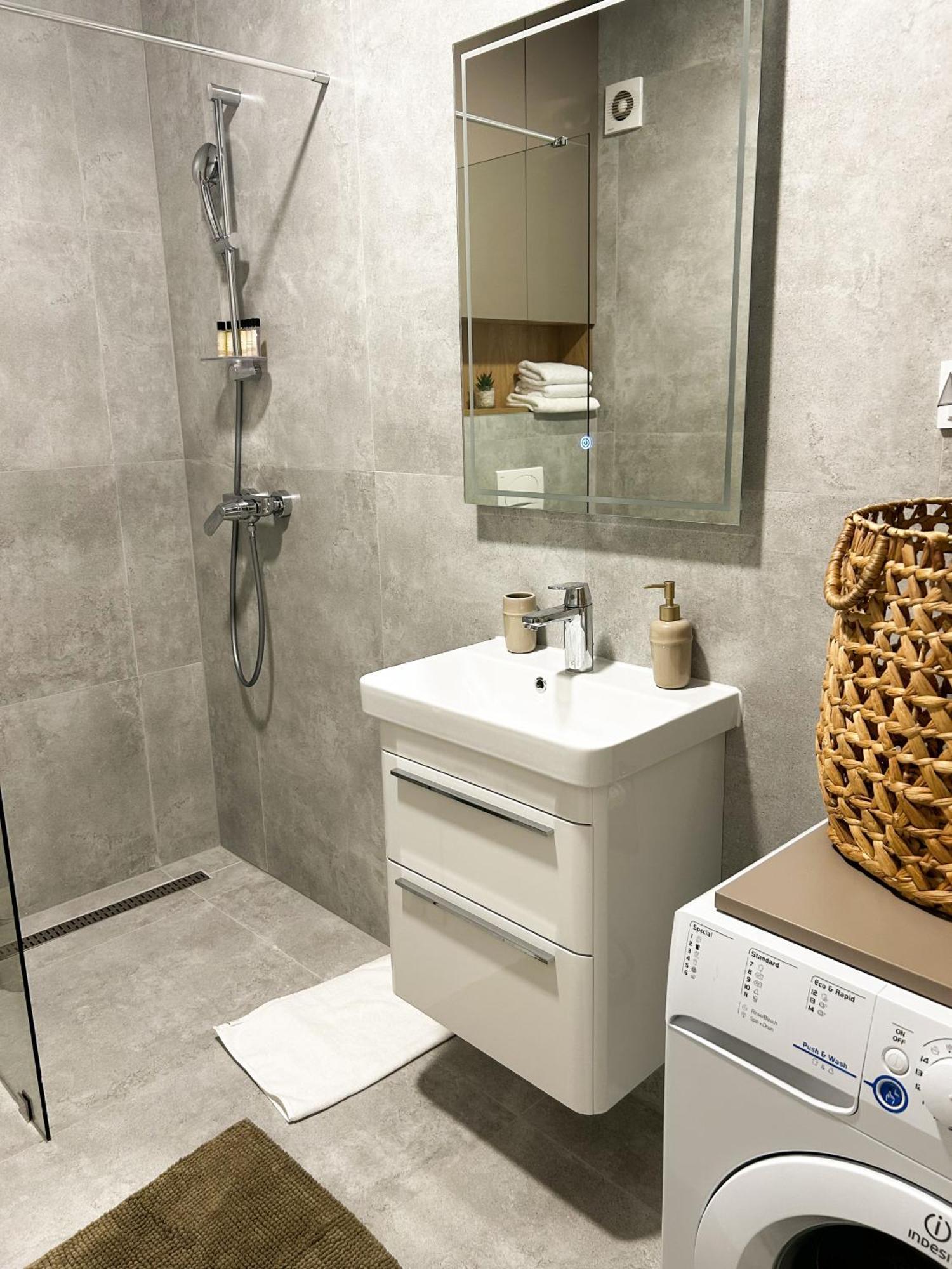 Merak2 Apartment- Free Private Parking โมสตาร์ ภายนอก รูปภาพ